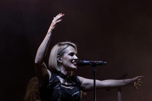 Cantante-Rubia