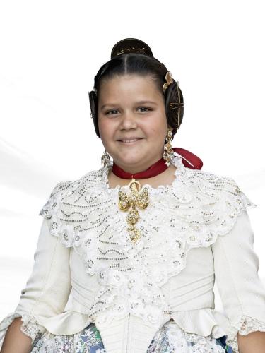 niña fallera de blanco