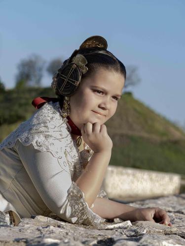 Mirada de una niña fallera