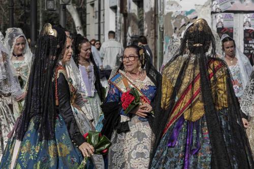 Falleras a la ofrenda