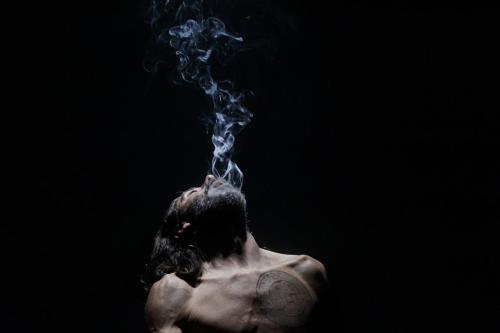 Hombre-fumando
