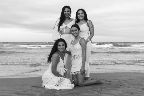 foto-familiar-en-la-playa